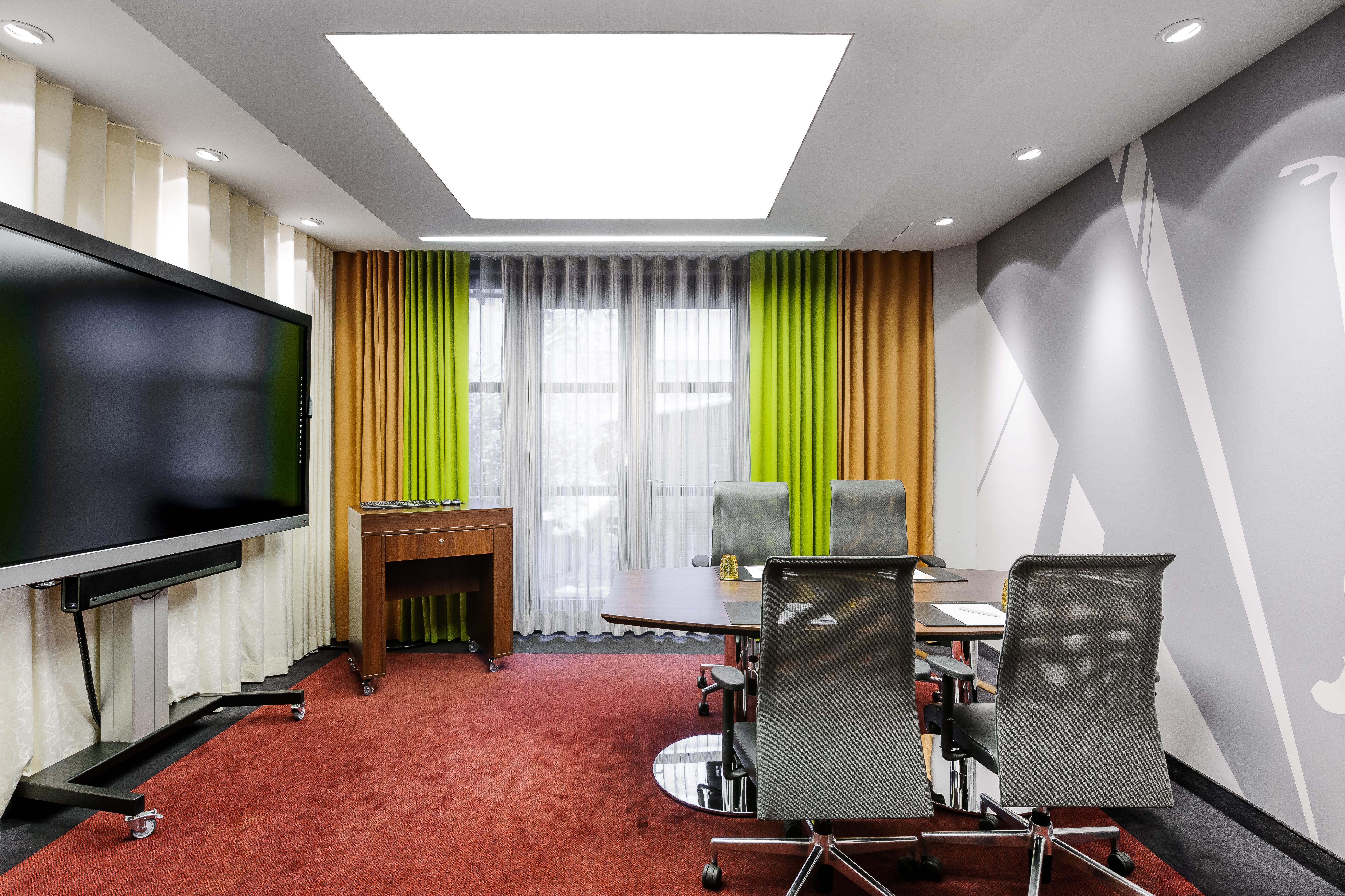 Mercure Center Hotel 4*